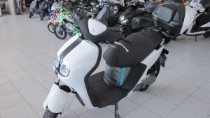 YAMAHA NEO's Demo Electrica