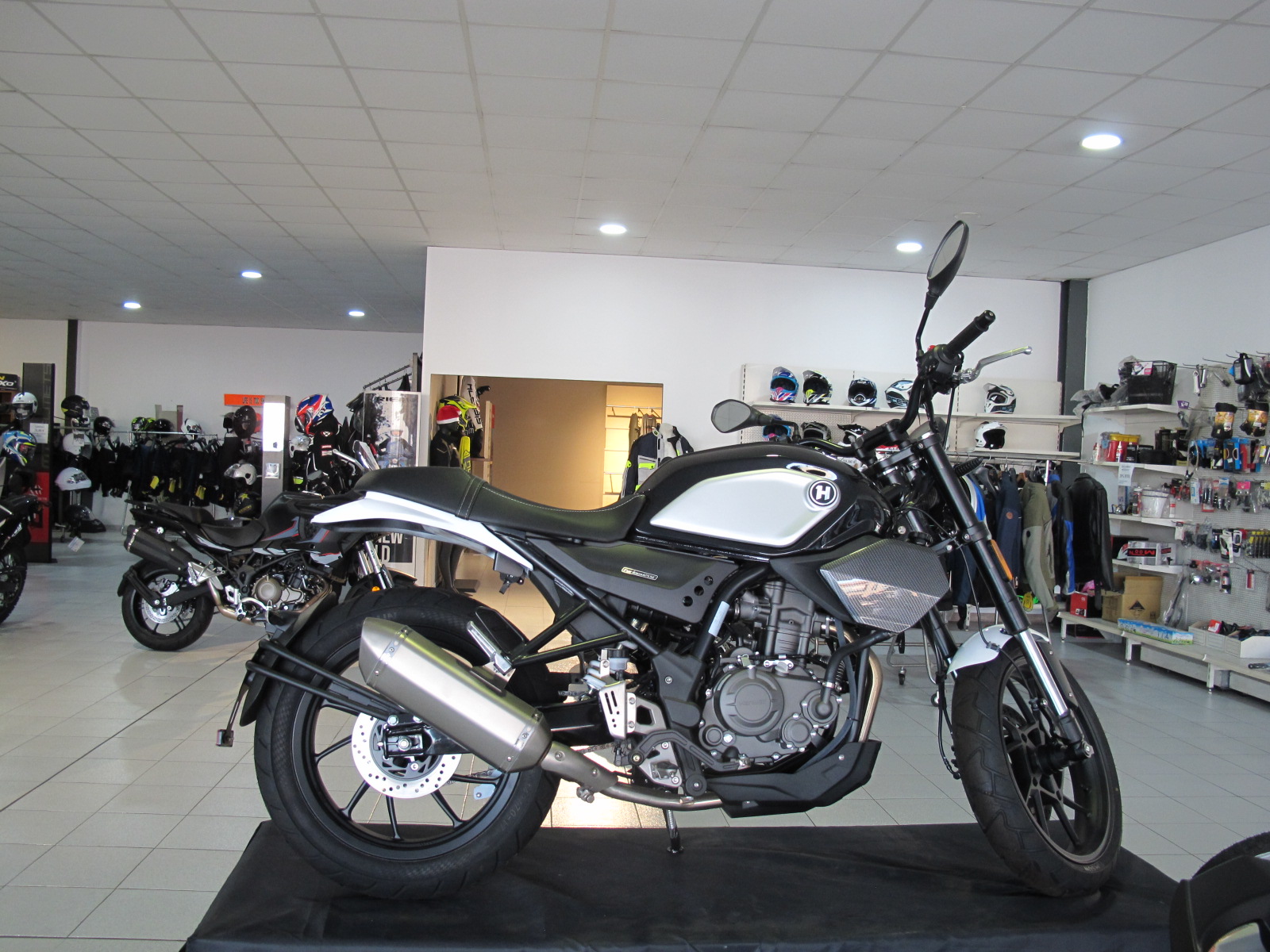 Hanway SC 125 Furious Naked - Imagen 4
