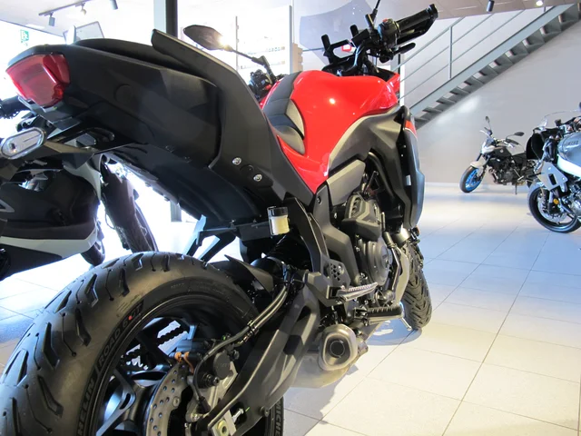 Yamaha Tracer 7 Y-AMT Roja - Imagen 3