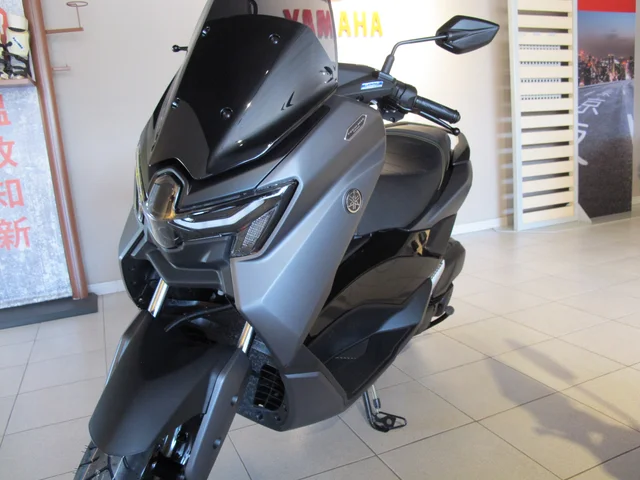 Yamaha NMAX 125 Negra/Gris Automática