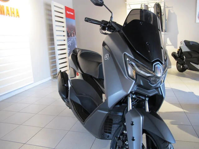 Yamaha NMAX 125 Negra/Gris Automática - Imagen 2
