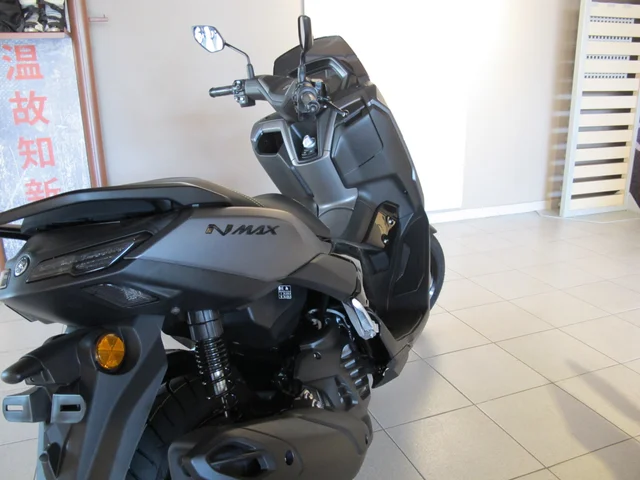 Yamaha NMAX 125 Negra/Gris Automática - Imagen 3
